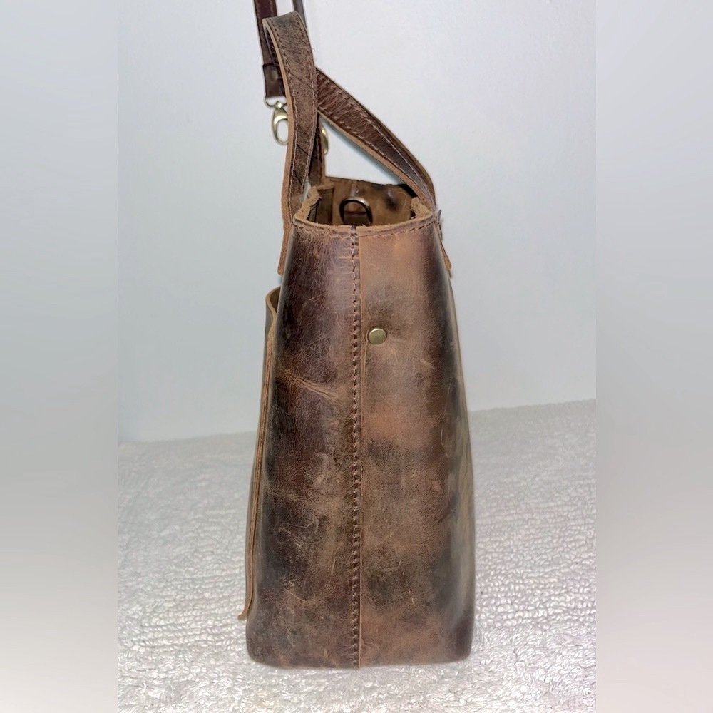 Portland Leather Co Medium Crossbody Tote - Canyon: Retired Color! - Picture 3 of 12